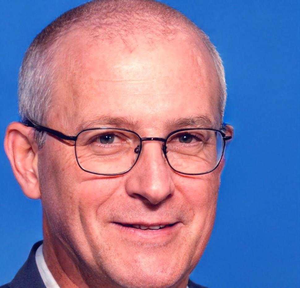 Portrait de Léonard Dubois, technicien solaire certifié